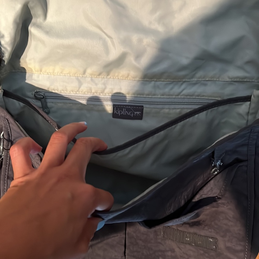 Kipling Grey Messenger Bag - Picture 4 of 4